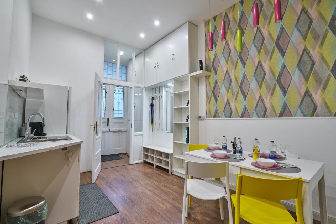Nanirol Apartment At Gellert Bath Budapest Exterior photo