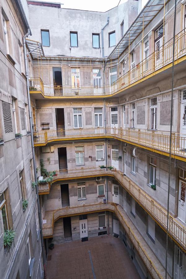 Nanirol Apartment At Gellert Bath Budapest Exterior photo